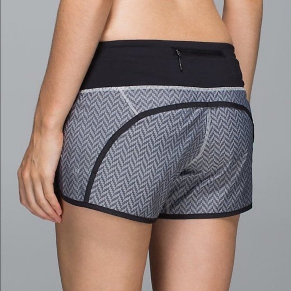 LULU Run Times 4" *2-way Stretch Giant Herringbone Swift Black White/Black 6